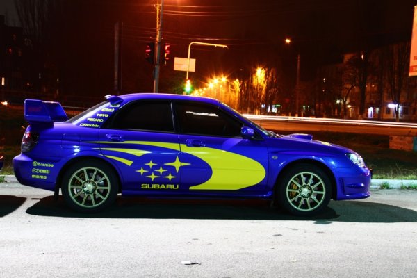 Subaru Импреза в наклейках