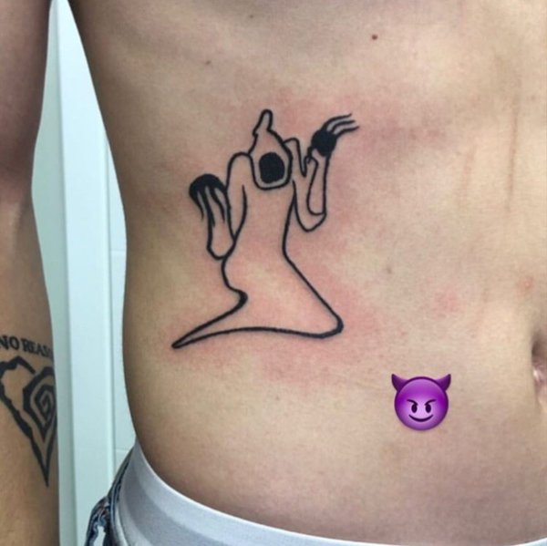 Призрак кизару Haunted Family тату