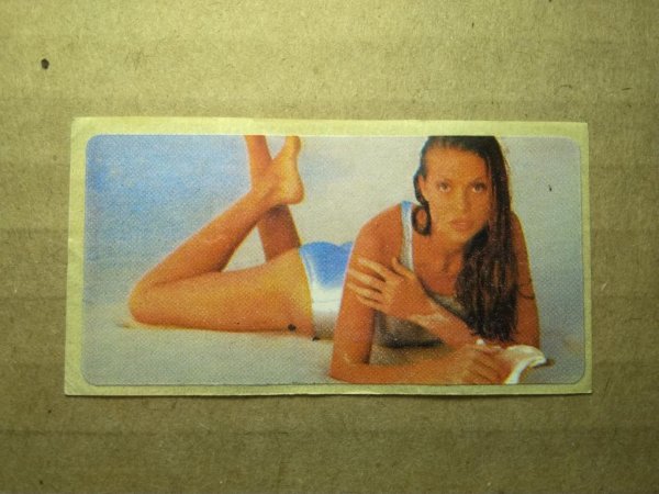 Вкладыши от жвачек Beach girls