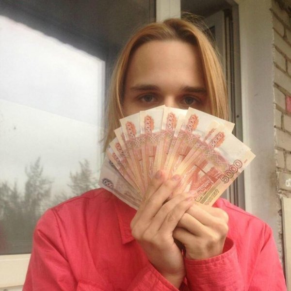 Скалли Милано репер