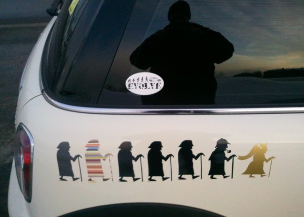 Наклейка бабка на машину