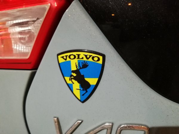 Шильдик Вольво Лось