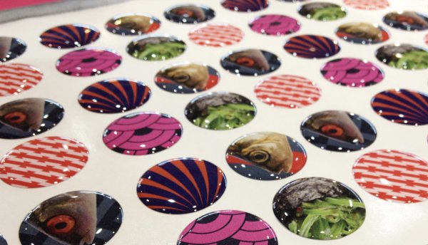 Объемные наклейки со смолой