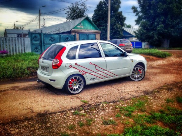 Наклейки на авто Калина