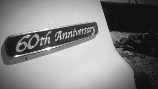 Land Cruiser 200 60th Anniversary шильдик