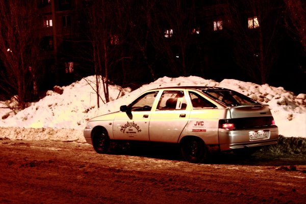 ВАЗ 2112 С наклейкой Лада спорт