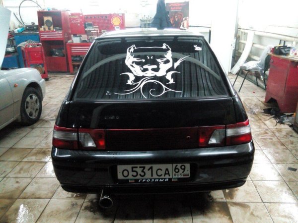 Наклейка Прайд сзади на ВАЗ 2114