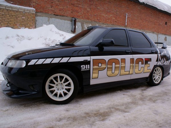 ВАЗ 2112 черная наклейка на лобовое