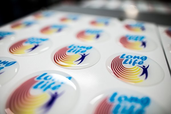 Объемная наклейка под смолой