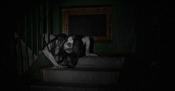 Темный лес с призраками