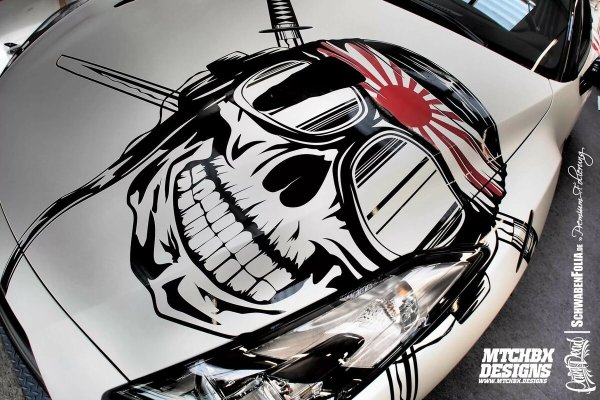 Наклейки на капот винил