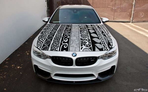 Наклейки на капот