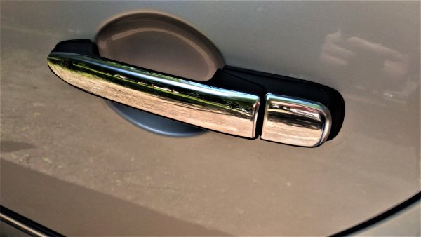 Наклейка на ручку автомобиля