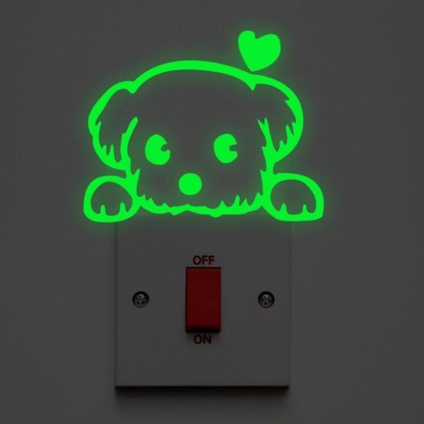 Светящаяся наклейка на выключатель