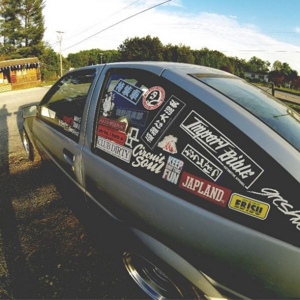 Наклейки на стекло автомобиля прикольные