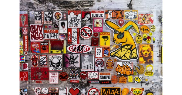 Рекламные наклейки на окна