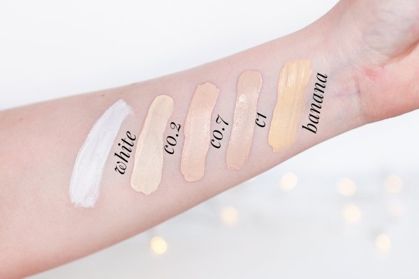 Нарисованная девушка с косметикой