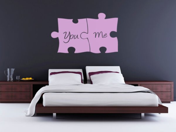 Надпись над кроватью