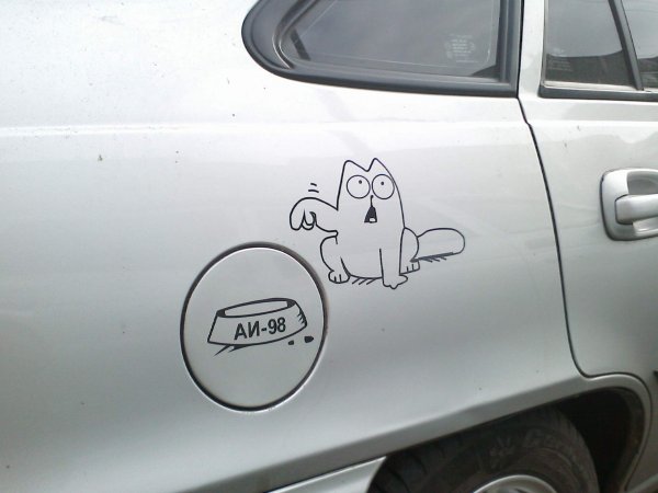 Наклейка на бензобак