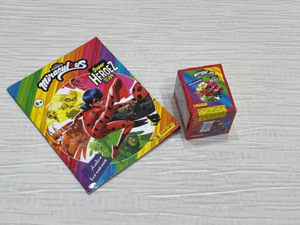 Наклейки леди баг Panini