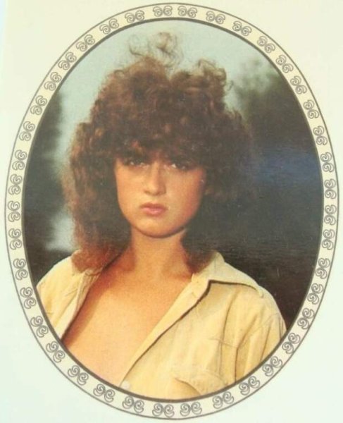 Старые наклейки с девушками