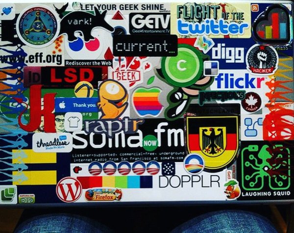 Наклейки на макбук