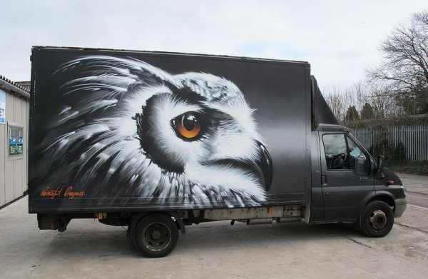 Аэрография на воротах грузовиков