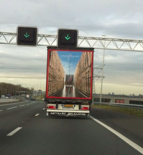 Наклейки на ворота полуприцепа