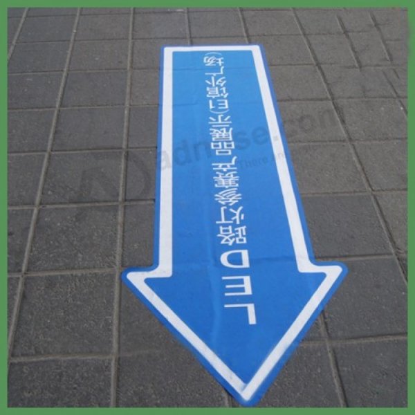 Напольные наклейки навигация