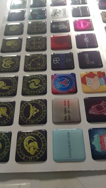 Наклейки на чехол квадратные