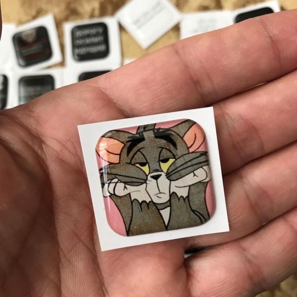 Наклейки на телефон квадратные