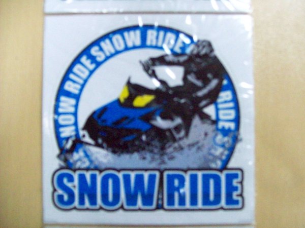 Фото наклейки на снегоходах