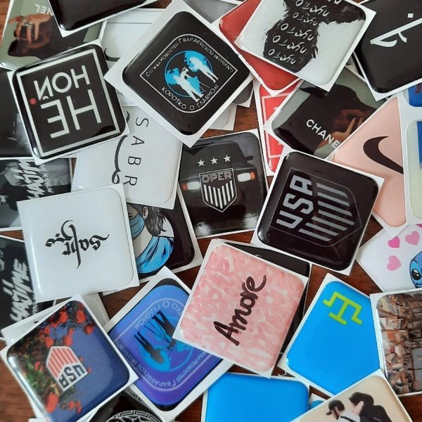 Наклейки на чехол для телефона