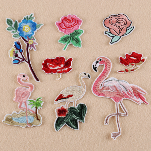 Готовые аппликации на одежду