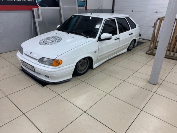 ВАЗ 2114 белая черные se