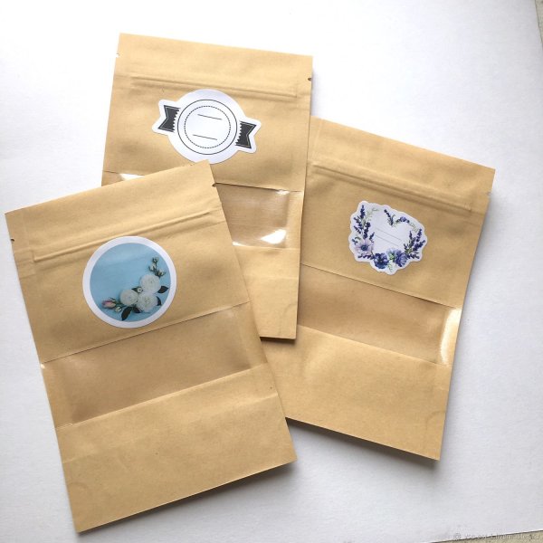 Крафт пакет с наклейкой