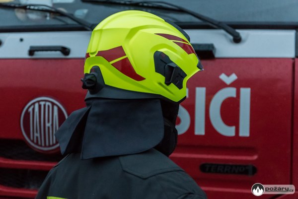 Мотоциклетный шлем с рогами