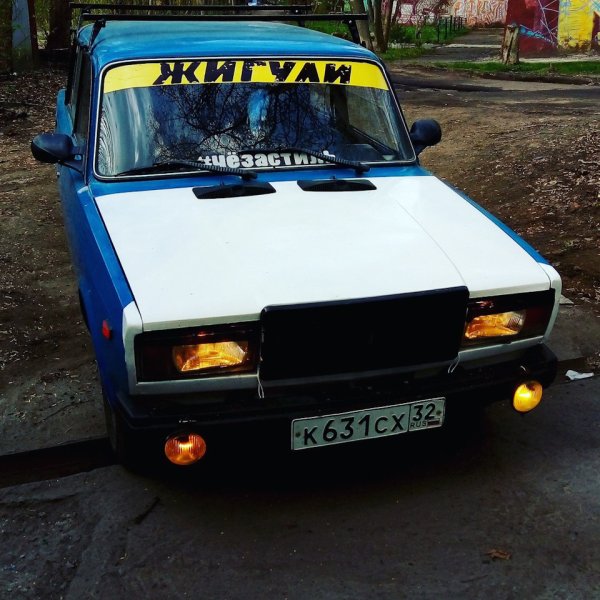 Наклейки на лобовое стекло ВАЗ 2107