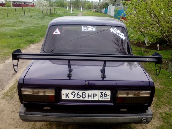 Наклейки на ВАЗ 2107