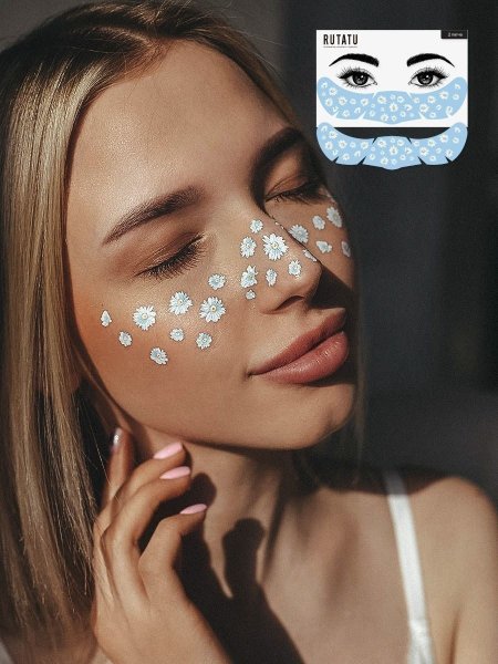 Макияж со стразами на глазах