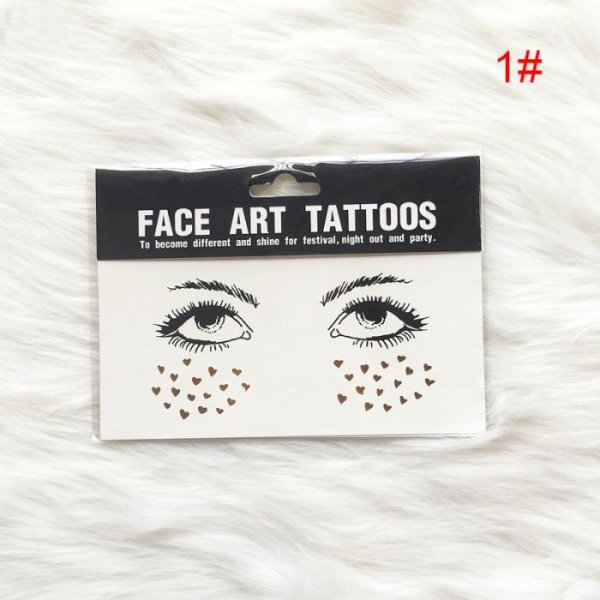 Макияж с золотыми веснушками