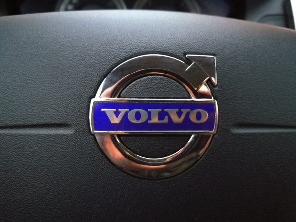 Шильдик Вольво s80 II