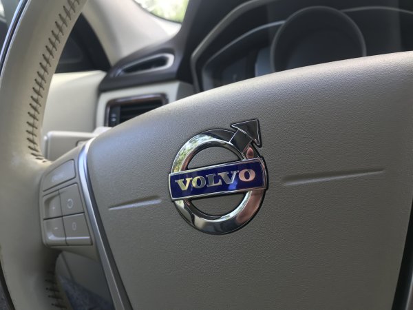 Эмблема на руль Volvo xc60 2