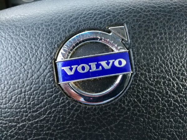Эмблема на руль Вольво s60