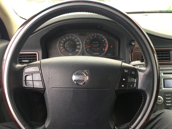 Шильдики Вольво xc70