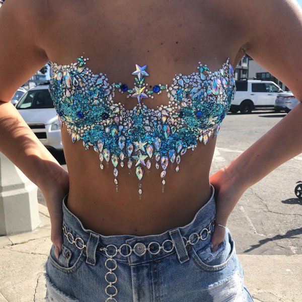 Стразы на тело