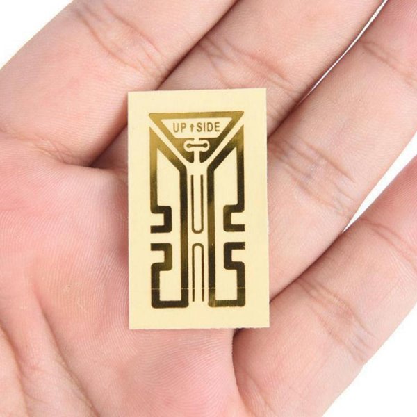 Антенна-наклейка для усиления сигнала сотовой связи