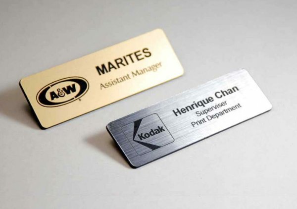 Оформленное в виде бейджа