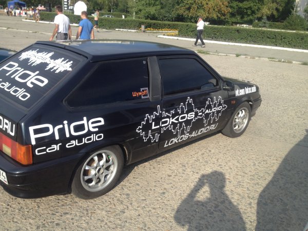 Наклейка Прайд на ВАЗ 2114