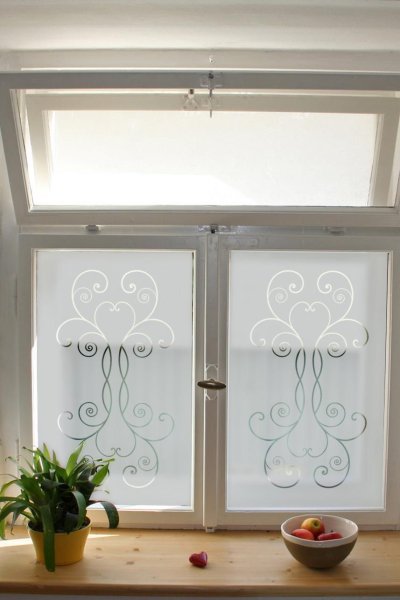 Наклейки на окно кухни